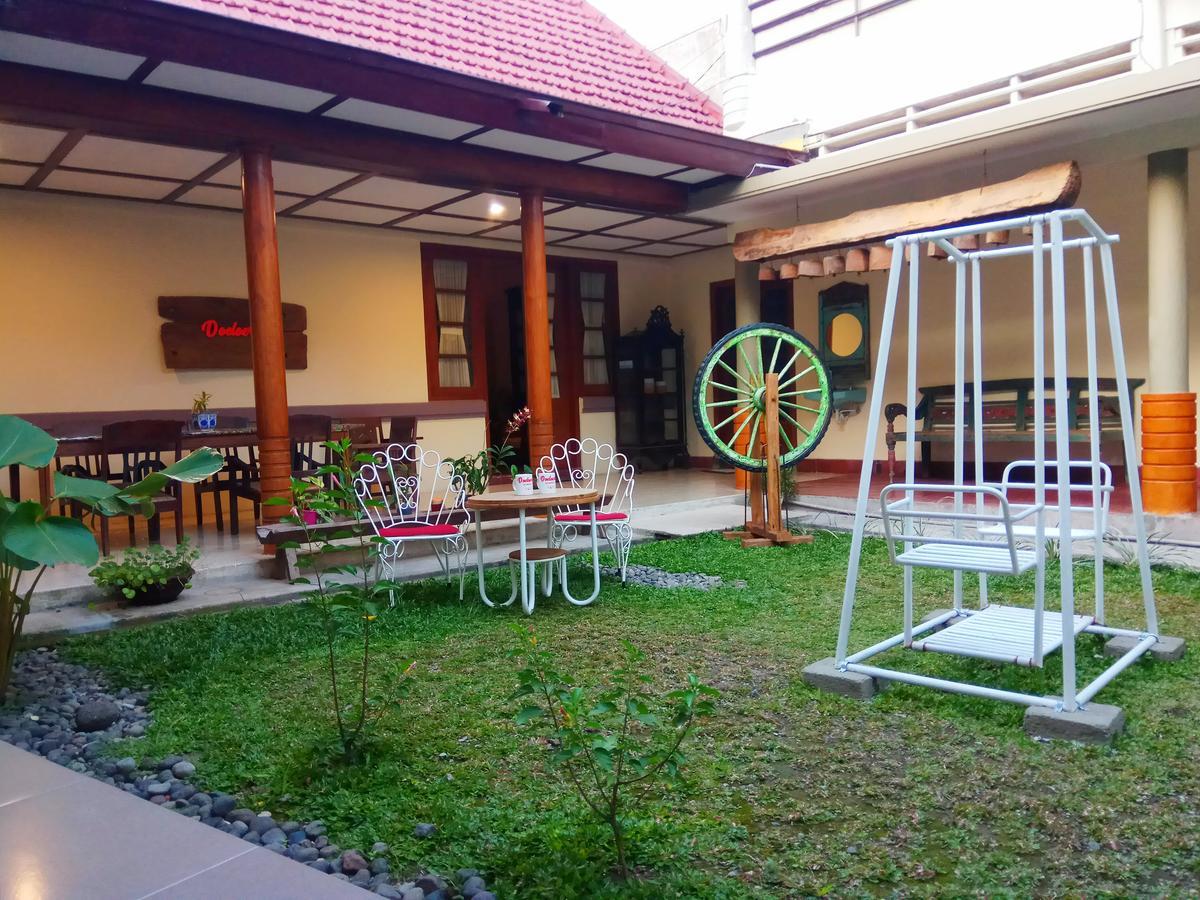 Doeloerkoe Homestay Solo Εξωτερικό φωτογραφία